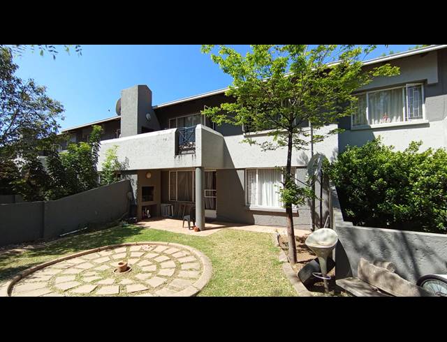 2 BEDROOM TOWNHOUSE FOR SALE IN UNION